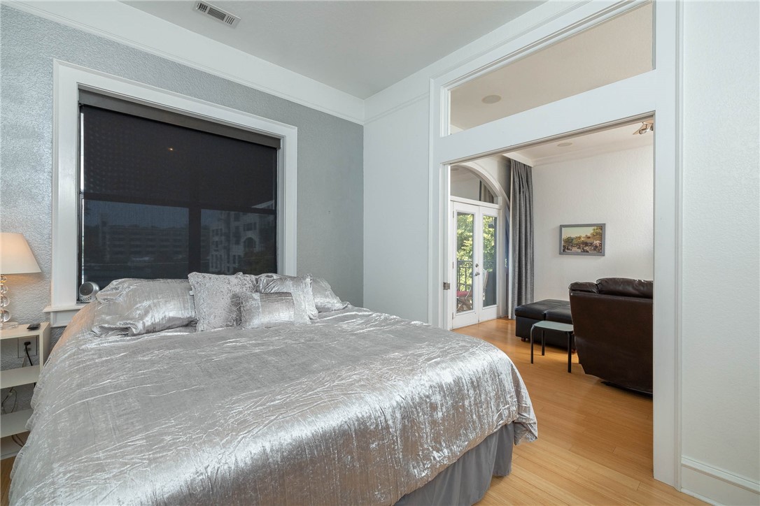 Rollston Bldg Condos Hpr - Residential