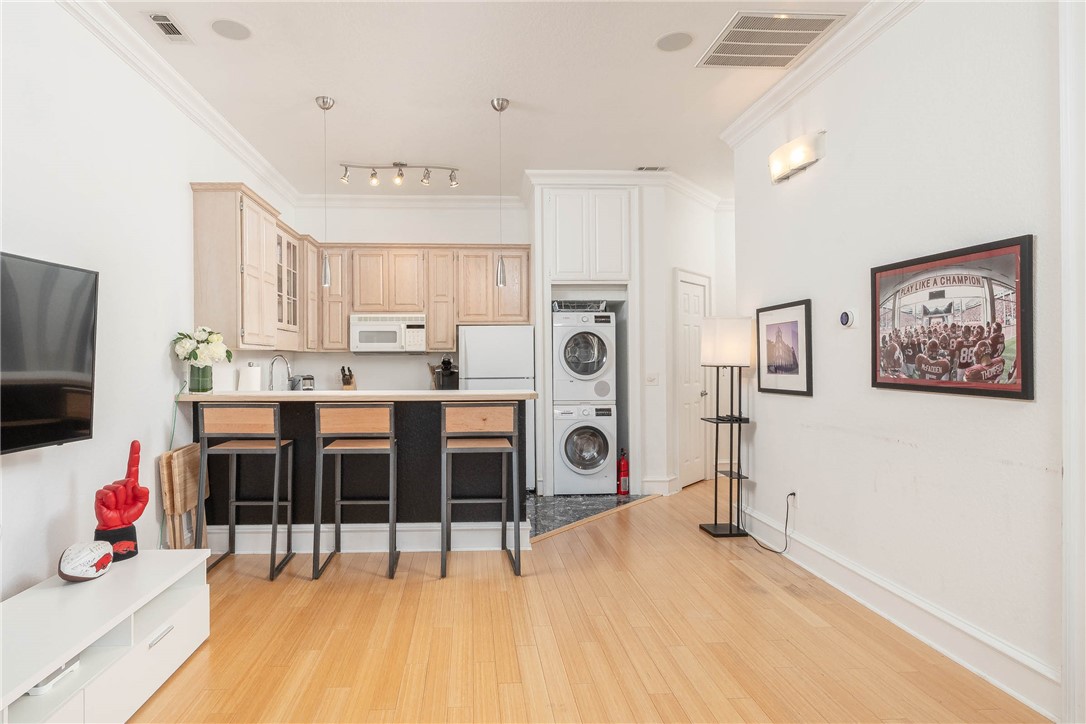 Rollston Bldg Condos Hpr - Residential