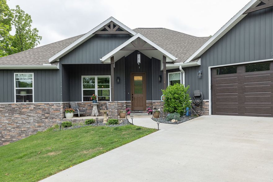 Spectacular 1 level custom built home. Inviting open plan has it all with treehouse view!
Must tour to experience all the extra thought put into this home. Split BR layout, Office,
Formal Dining + Casual Dining, and Guest Half Bath. Primary ensuite has separate vanities,
2 walk-in closets, soaking tub, walk-in shower and water closet. Living space extended by
massive two-tiered 466 sq foot deck, 8x13 is covered. Balboa Swim Spa stays. Private
backyard setting. Workshop and Dog Room off back of Garage.