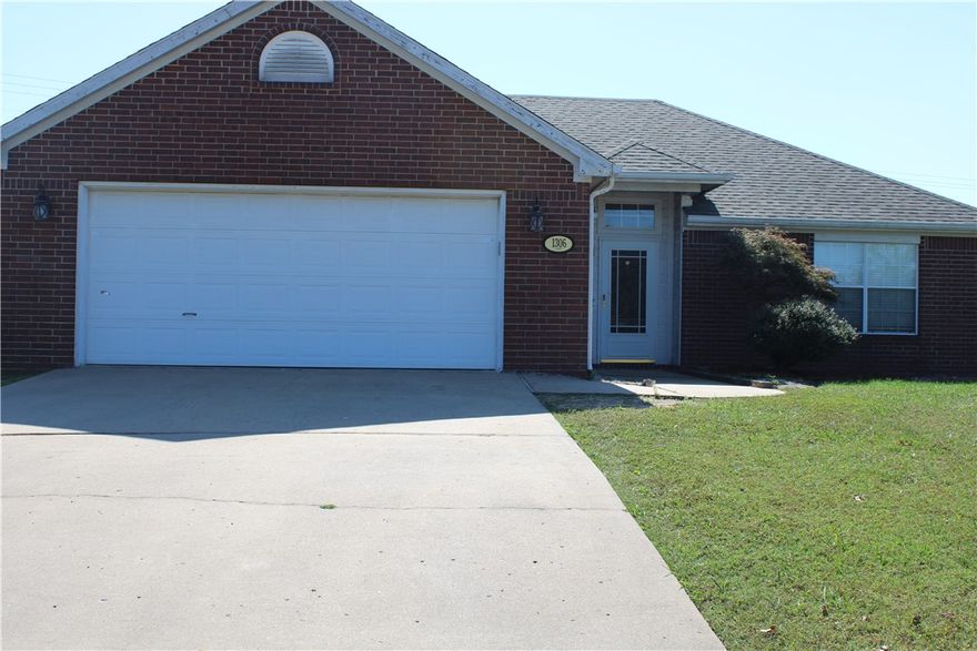 This home is perfect for a first time home buyer or an investor. Very Spacious living room, ample master double closet in master. Great Backyard for the entire family, covered back patio, inspiring view from the back yard, a MUST see!!