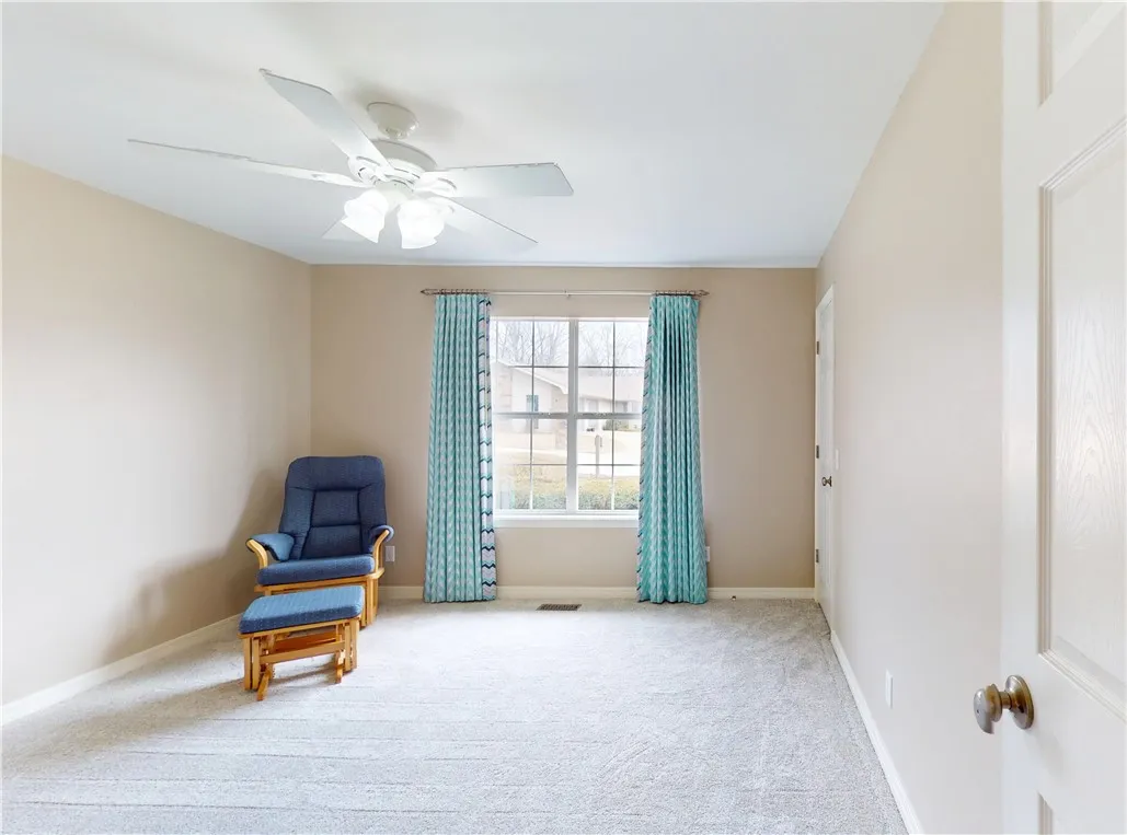 Rogers, Arkansas 72756, United States, 5 Bedrooms Bedrooms, ,4 BathroomsBathrooms,Residential,Pending,78584