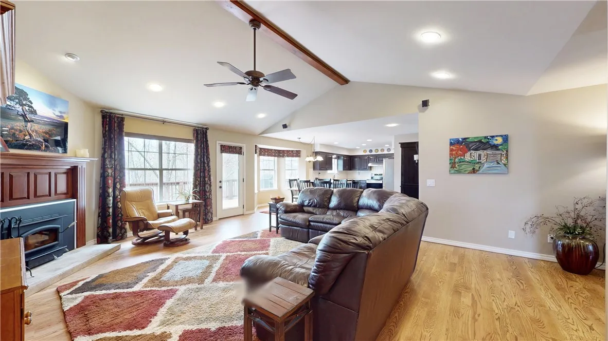 Rogers, Arkansas 72756, United States, 5 Bedrooms Bedrooms, ,4 BathroomsBathrooms,Residential,Pending,78584