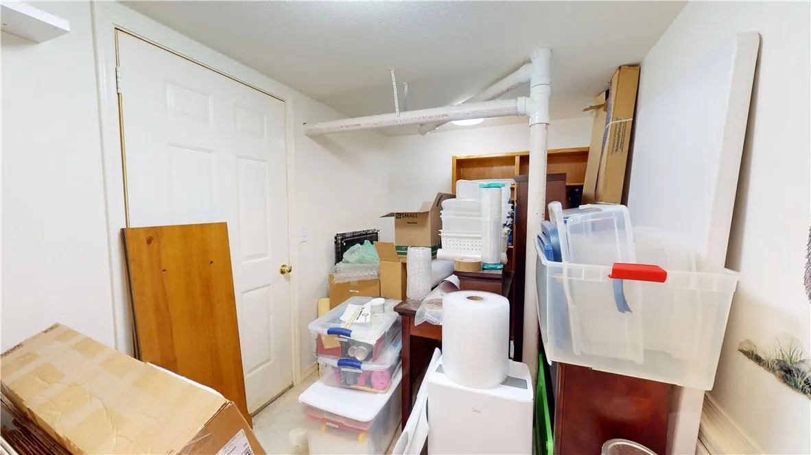 Rogers, Arkansas 72756, United States, 5 Bedrooms Bedrooms, ,4 BathroomsBathrooms,Residential,Pending,78584