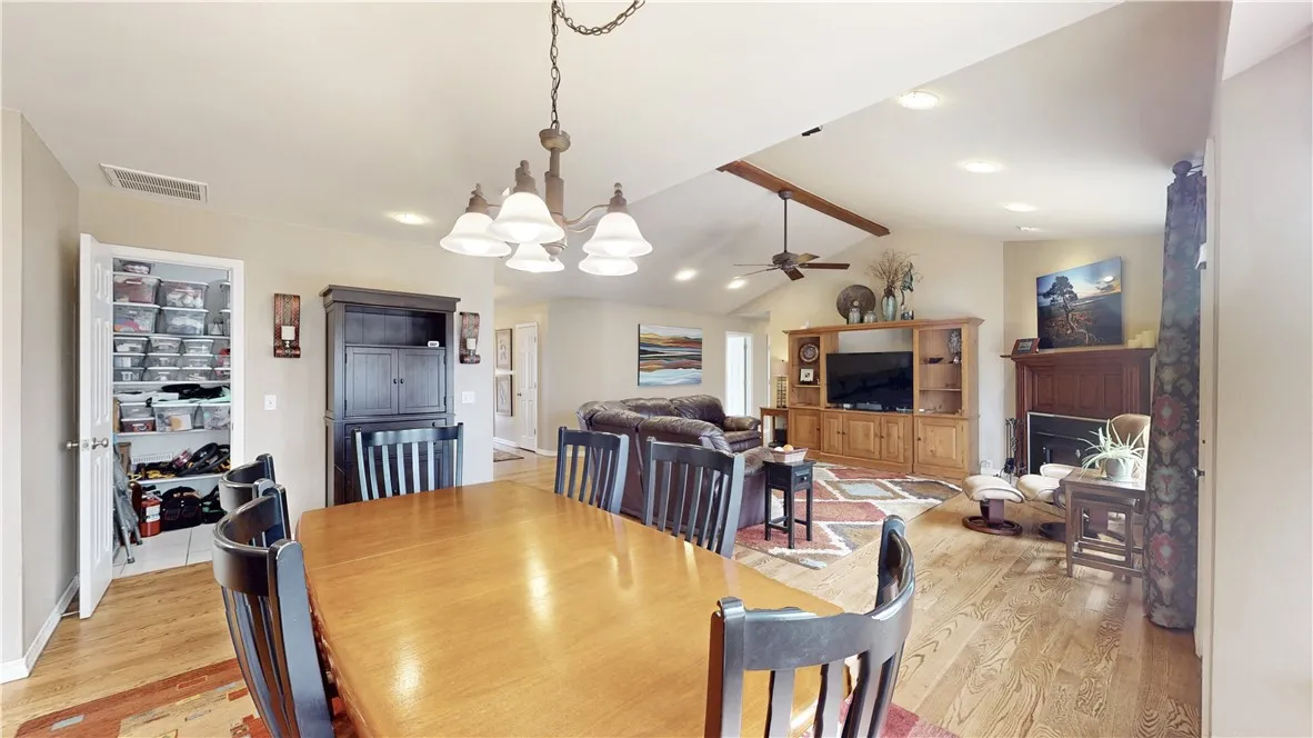 Rogers, Arkansas 72756, United States, 5 Bedrooms Bedrooms, ,4 BathroomsBathrooms,Residential,Pending,78584