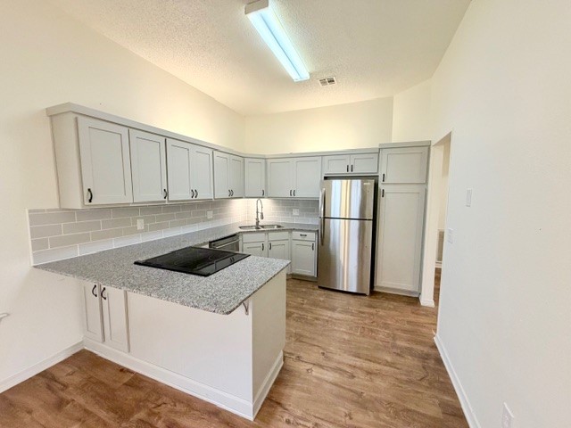 Southfield Sub Ph I - Residential Lease