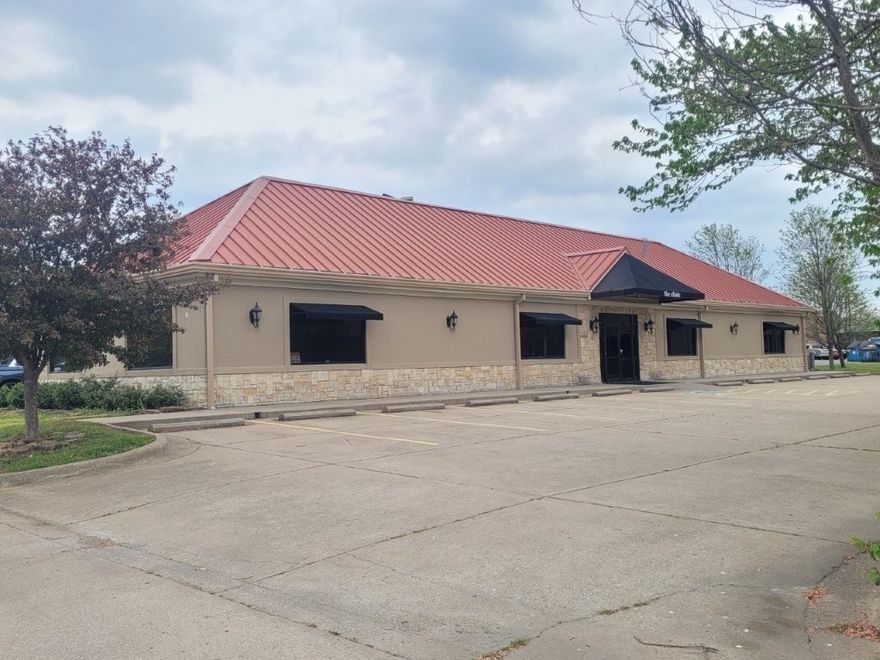 Vendor Office, Medical Office, Dental Office! Location-Location This prime commercial property offers a highly sought-after location ideal for businesses looking to capitalize on the city's rapid growth. Property featuring 19 parking spaces, including disabled parking, 8 medical rooms with sinks in each + 4 offices features granite desk top w/ plenty of cabinet storage, nice picture windows throughout, 4 bathrooms w/ handicap accessibility & kitchen/break area equipped with dishwasher/fridge/sink, 2 water fountains, floating walls (for easy removal), wired for surround sound,  bathrooms are handicap accessible, flood lights throughout for power outage & fire extinguishers up to fire code. Are you positioned to launch your business today!?  Located in Zone C-2, this opportunity allows you to join the thriving community.