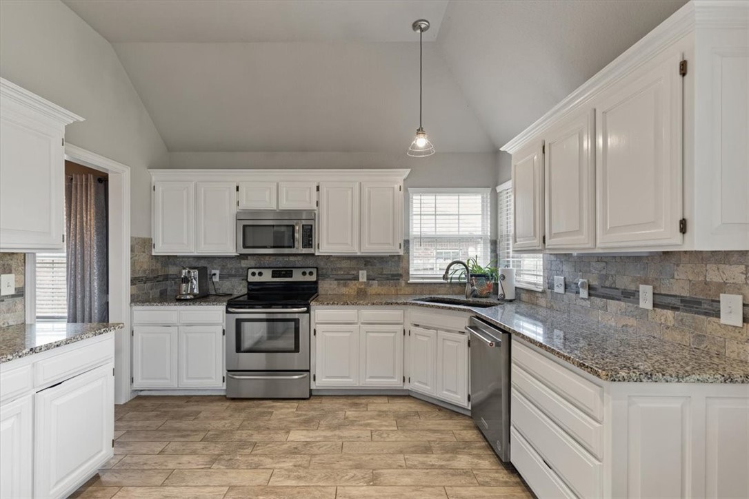 Ridgecrest Meadows Ph 2 Rogers - Residential