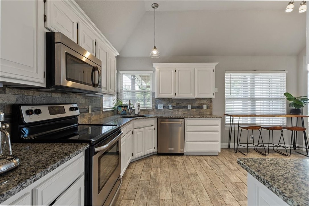 Ridgecrest Meadows Ph 2 Rogers - Residential