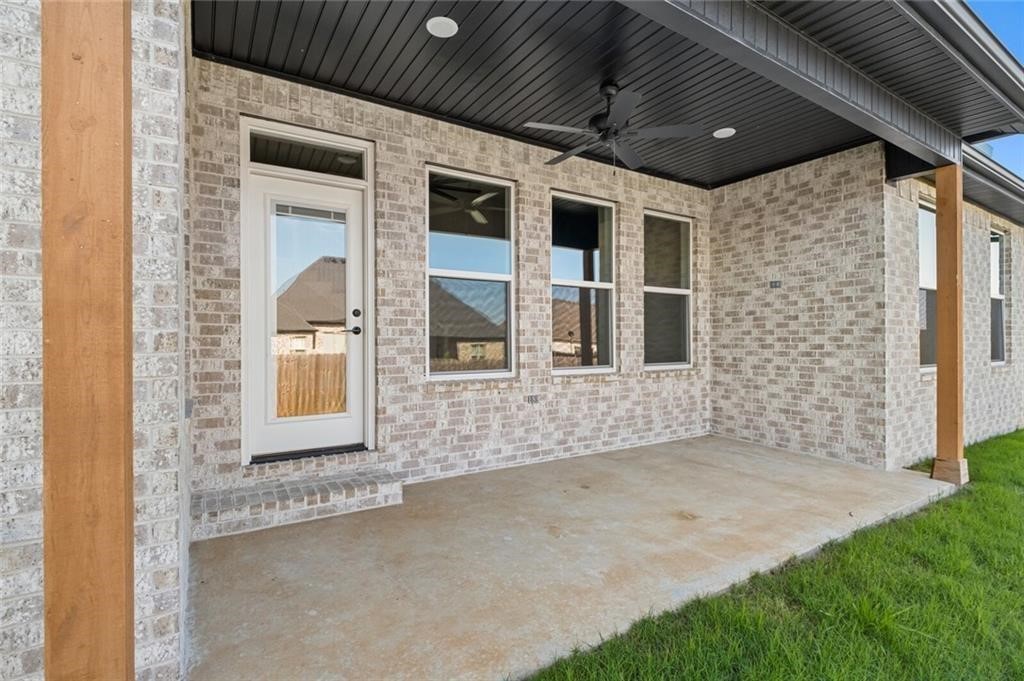 Paradise Park Sub Centerton - Residential Lease