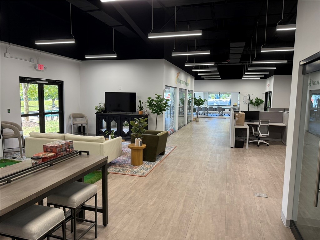 Metro Park South Rogers - Commercial Lease