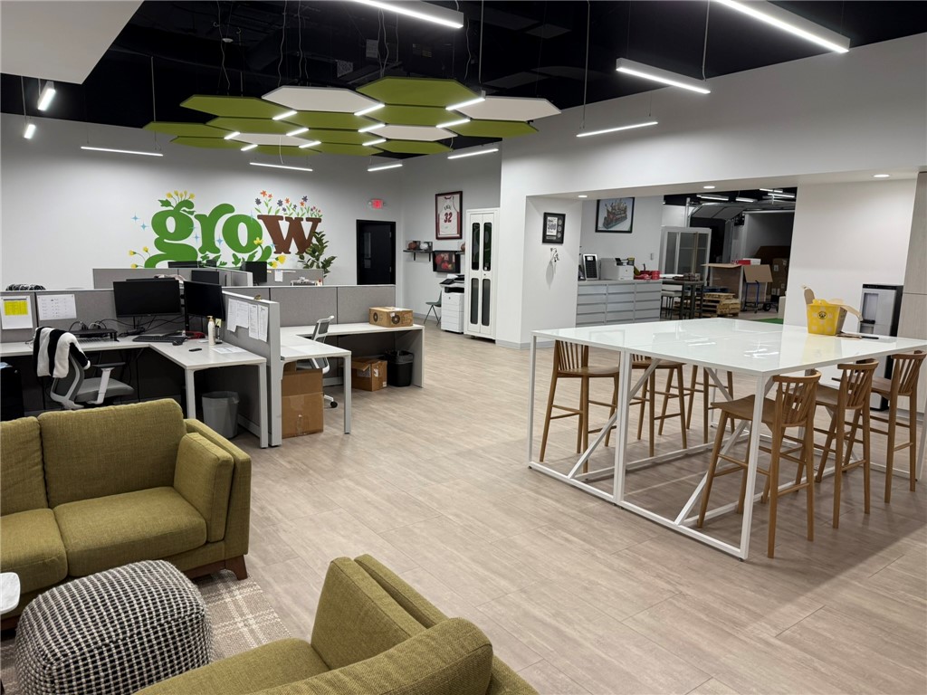 Metro Park South Rogers - Commercial Lease