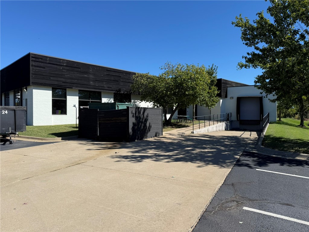 Metro Park South Rogers - Commercial Lease
