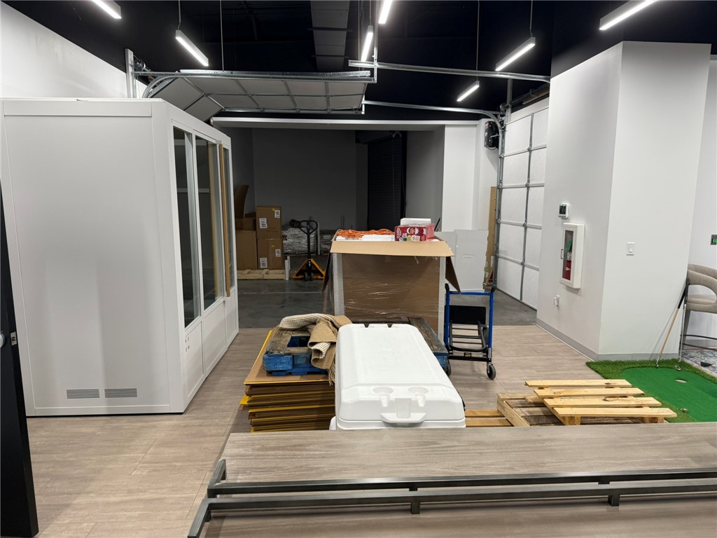 Metro Park South Rogers - Commercial Lease