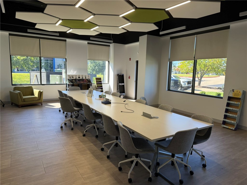 Metro Park South Rogers - Commercial Lease