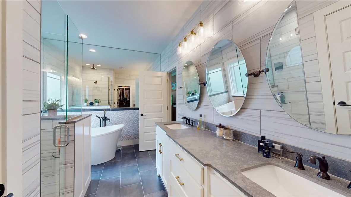 Centerton, Arkansas 72719, United States, 5 Bedrooms Bedrooms, ,4 BathroomsBathrooms,Residential,Active,126139