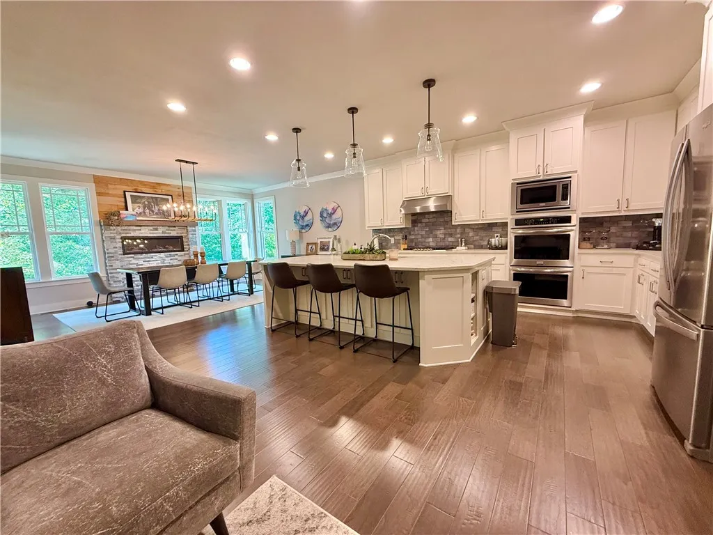 Centerton, Arkansas 72719, United States, 5 Bedrooms Bedrooms, ,4 BathroomsBathrooms,Residential,Active,126139