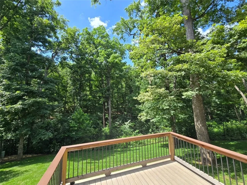 Centerton, Arkansas 72719, United States, 5 Bedrooms Bedrooms, ,4 BathroomsBathrooms,Residential,Active,126139