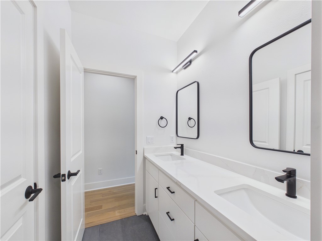 Sherlock Sub Bvv - Residential