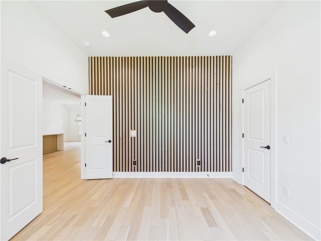 Sherlock Sub Bvv - Residential