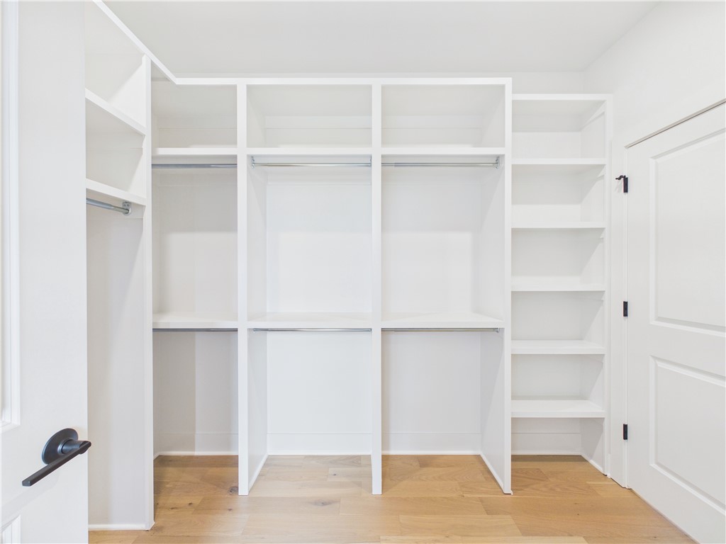 Sherlock Sub Bvv - Residential