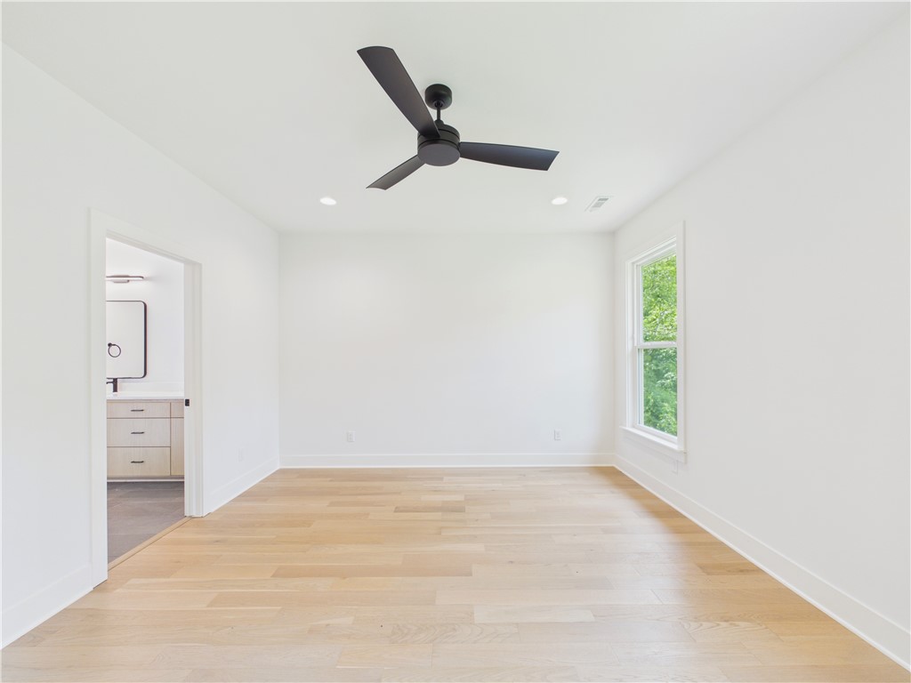 Sherlock Sub Bvv - Residential