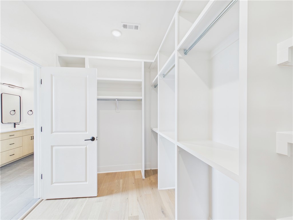 Sherlock Sub Bvv - Residential
