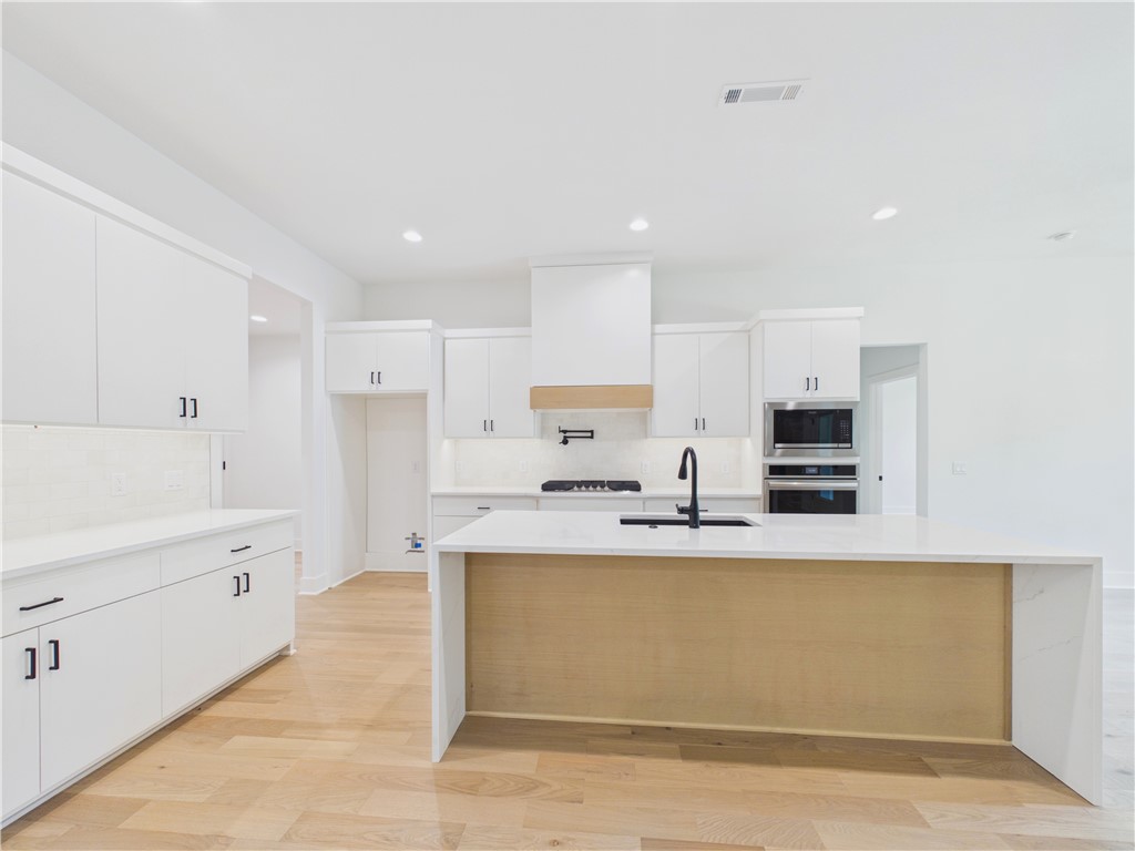 Sherlock Sub Bvv - Residential