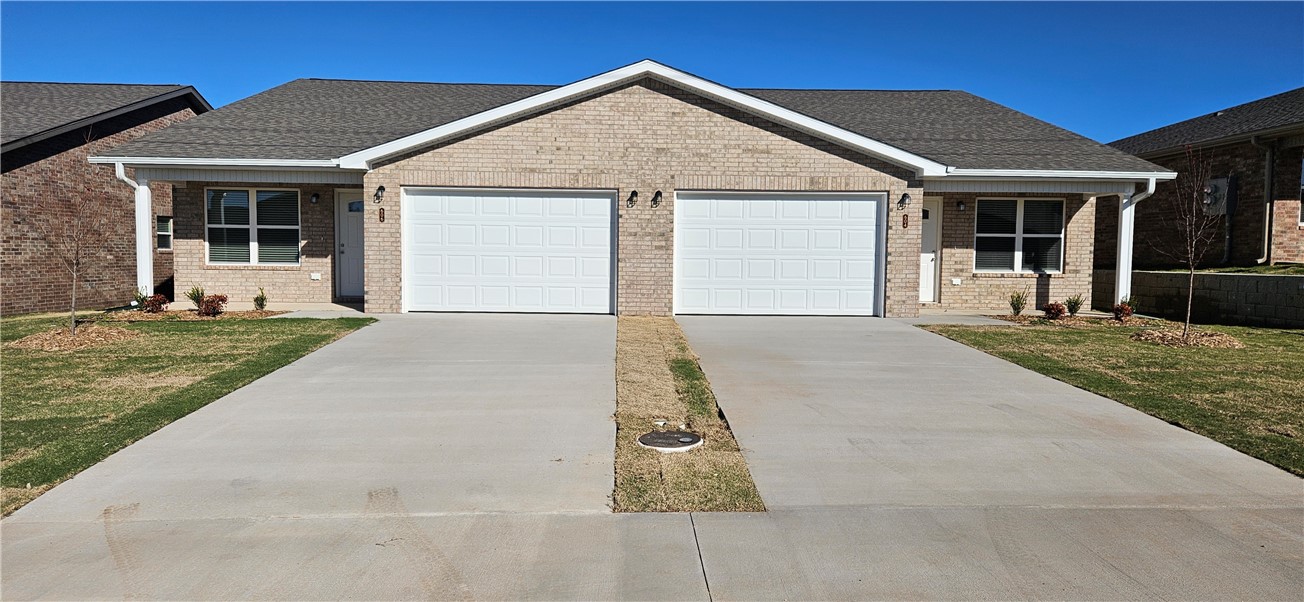 Brand new duplexes in Bentonville close to NWA Reginal Airport for lease. Home features 3 bedrooms, 2 bathrooms, 2 car garage, LVP throughout home, granite countertops, ceiling fans, open floorplan, covered back patio for grilling/entertaining, fenced in yard and all appliances included. 1 month free rent for tenant with all 1-year leases signed by May 15, 2025.
