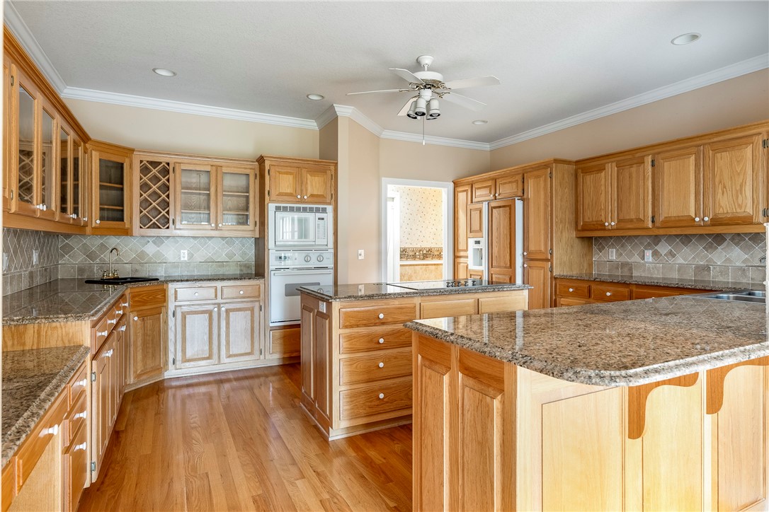 Champions Garden Villas Rogers - Residential