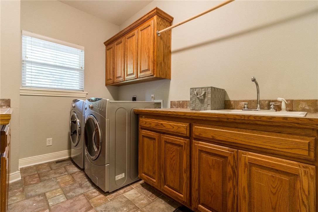 23-20-30-LITTLE FLOCK - Residential