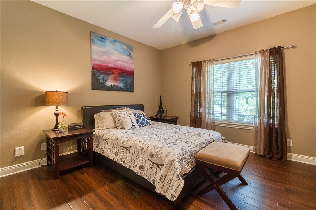 23-20-30-LITTLE FLOCK - Residential