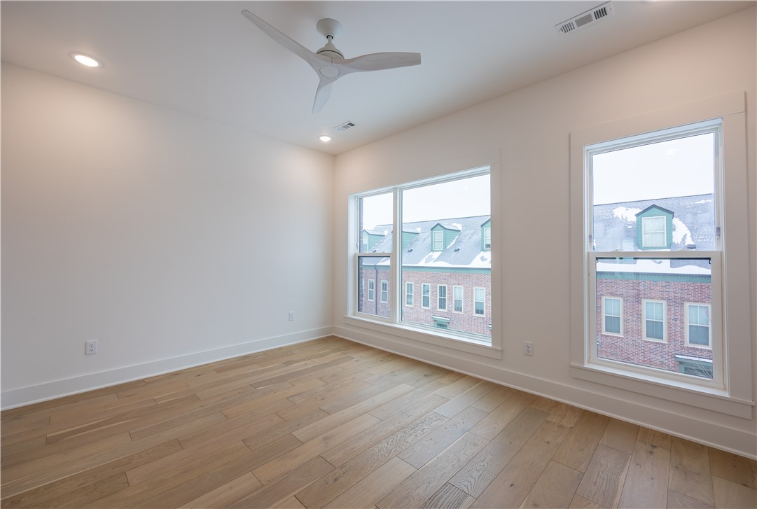 T J HOLLANDS SUB-BENTONVILLE - Residential