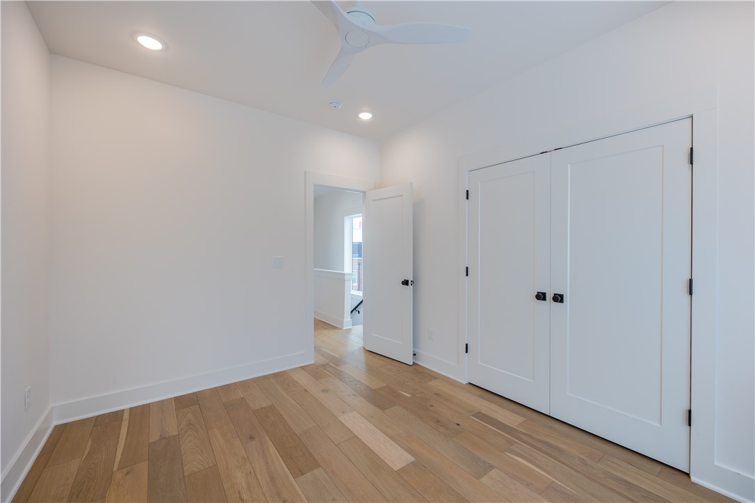 T J HOLLANDS SUB-BENTONVILLE - Residential