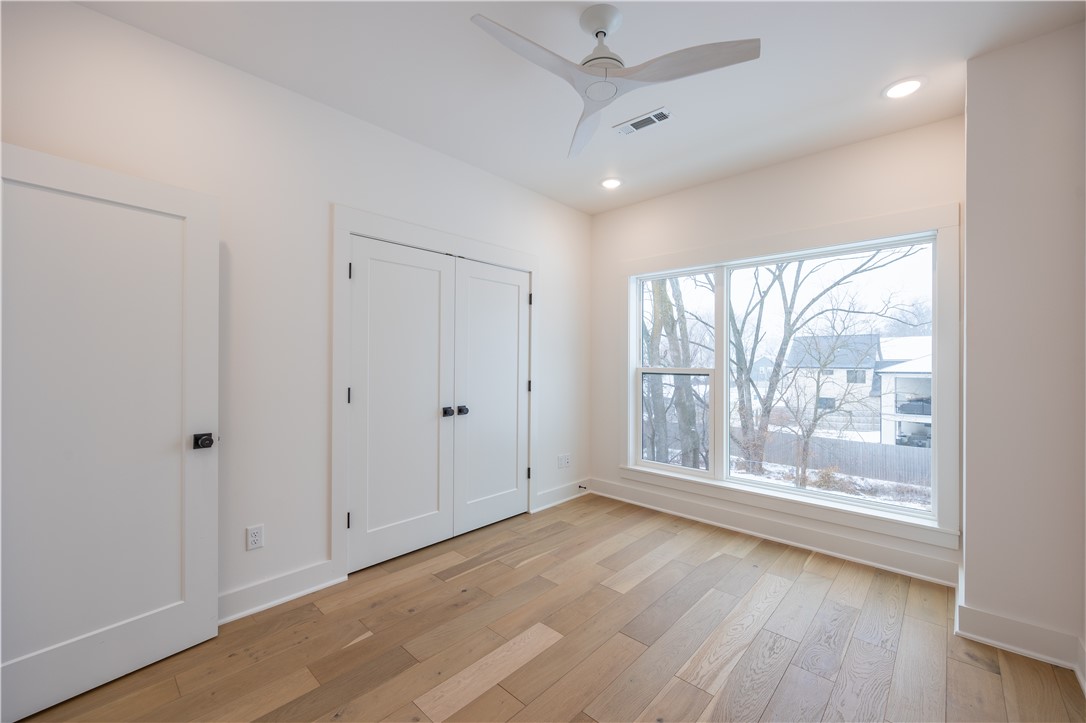 T J HOLLANDS SUB-BENTONVILLE - Residential