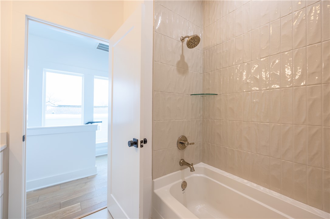 T J HOLLANDS SUB-BENTONVILLE - Residential