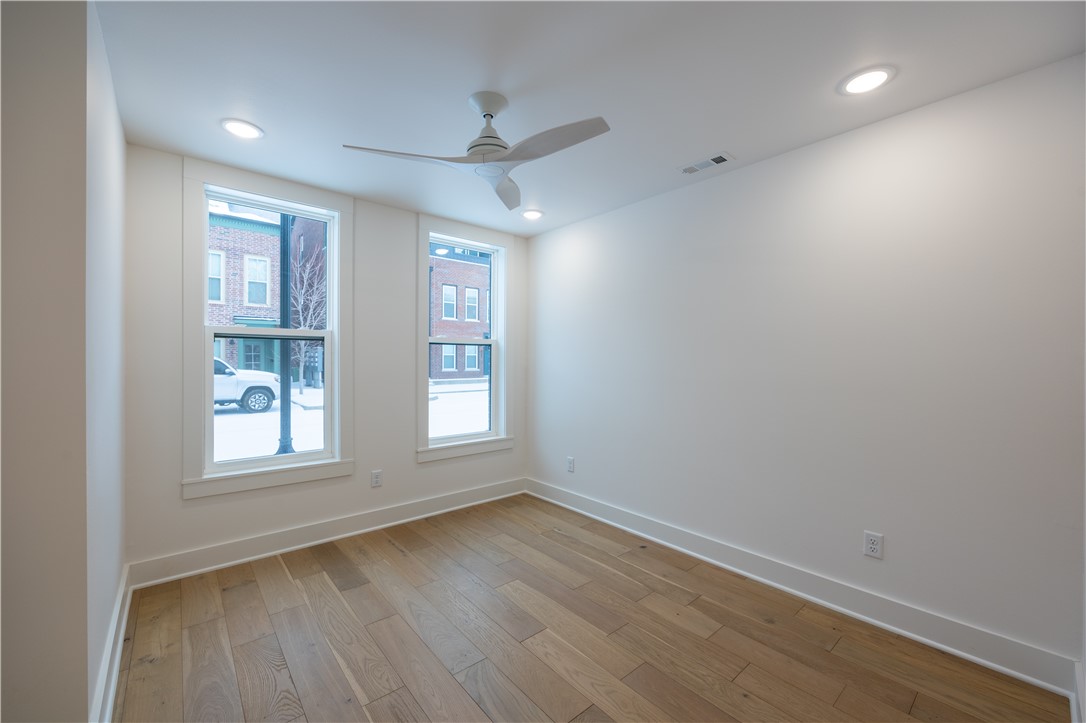 T J HOLLANDS SUB-BENTONVILLE - Residential