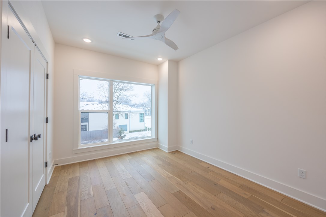 T J HOLLANDS SUB-BENTONVILLE - Residential