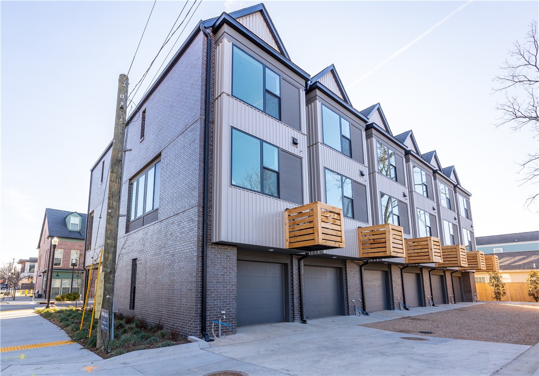 T J HOLLANDS SUB-BENTONVILLE - Residential