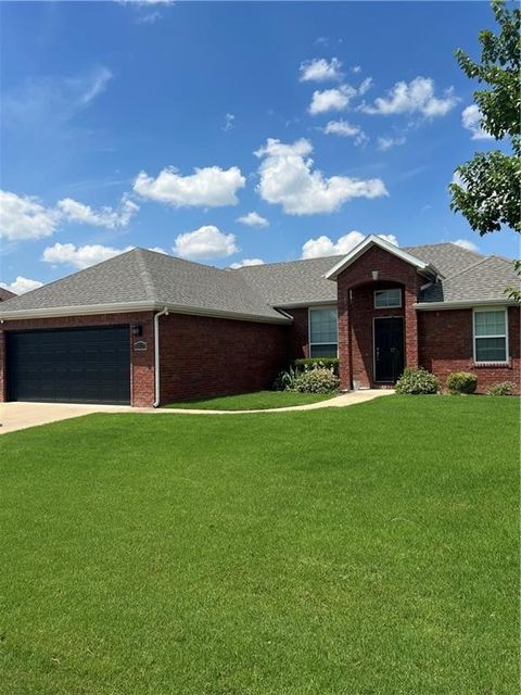 Photo of 2002 SW Price Avenue, Lowell, AR 72745 (MLS # 1334691)
