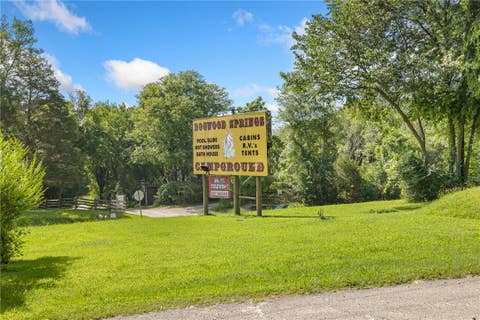 Photo of 621 E Court Street, Jasper, AR 72641 (MLS # 1354489)