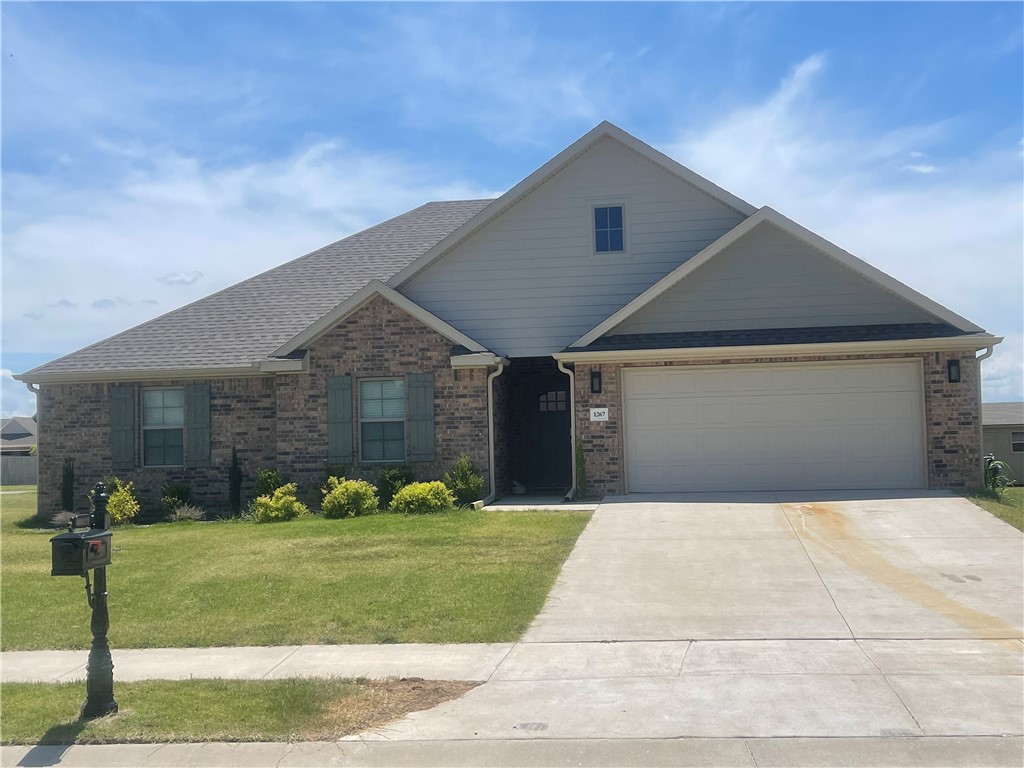Stop Looking, you have found your home. Open concept design with granite counter tops throughout. Located in a desirable neighborhood and highly rated school district. You will fall in love the community amenities such as the playground and beautiful resort-style pool/cabana area.