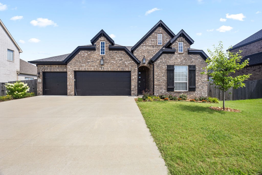 Welcome to 1428 Allens Mill Way! This conveniently-located 4-bed 3-bath home is just minutes away from Pinnacle Hills and just a few houses down from Mount Hebron Park! This all-brick one-owner home also features an extended porch, a 3-car garage, and a whole-home surge protector! This home is located in the Bentonville School District, and the POA offers a plethora of amenities, including a neighborhood swimming pool, dog park, club house, playground, and more! Don't miss out on this opportunity to live in the charming community of Cave Springs while being just minutes away from the best of what NorthWest Arkansas has to offer! Schedule your showing today!