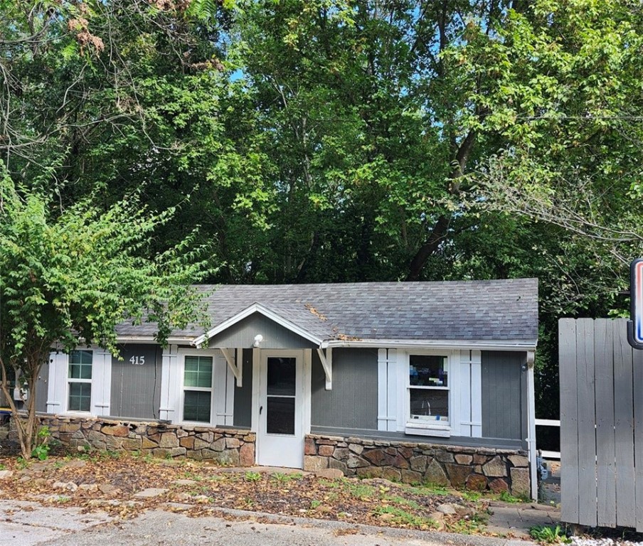 Looking for a home you can afford on a tight budget? Look no further. Here is a 2 bed 1 bath home on a double lot. Nestled in a quiet neighborhood in the heart of Harrison this home offers peace and quiet and it's close to shopping and the hospital. Take the time to take a look.