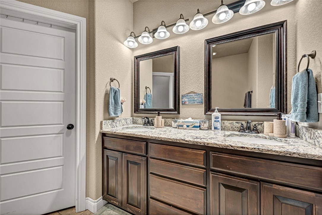 Williamsburg Place Rogers - Residential