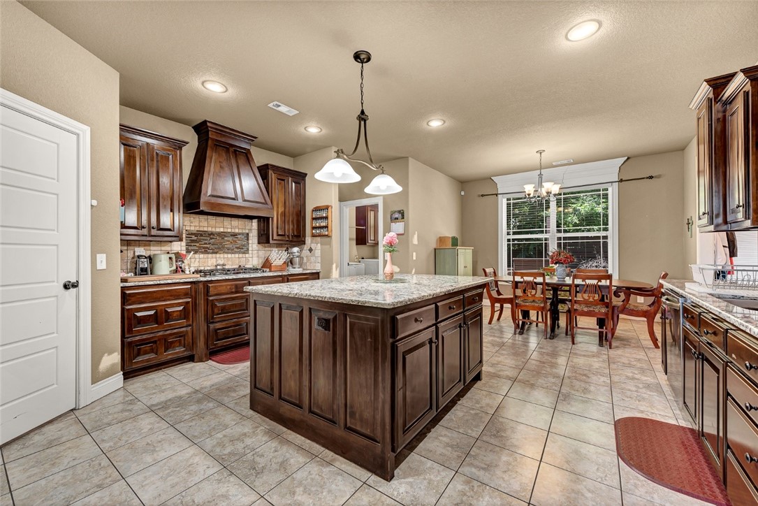 Williamsburg Place Rogers - Residential