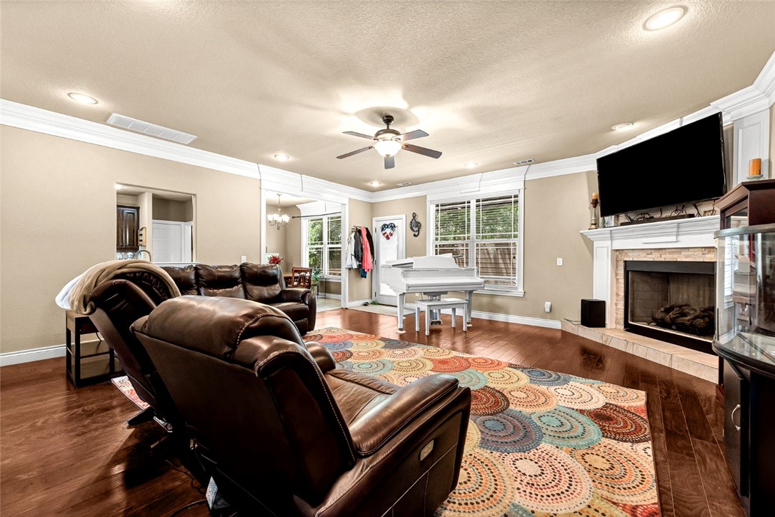 Williamsburg Place Rogers - Residential