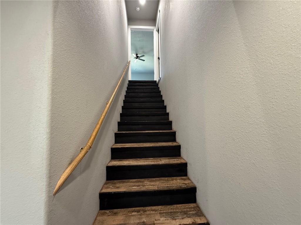 01-18-33-RURAL - Residential