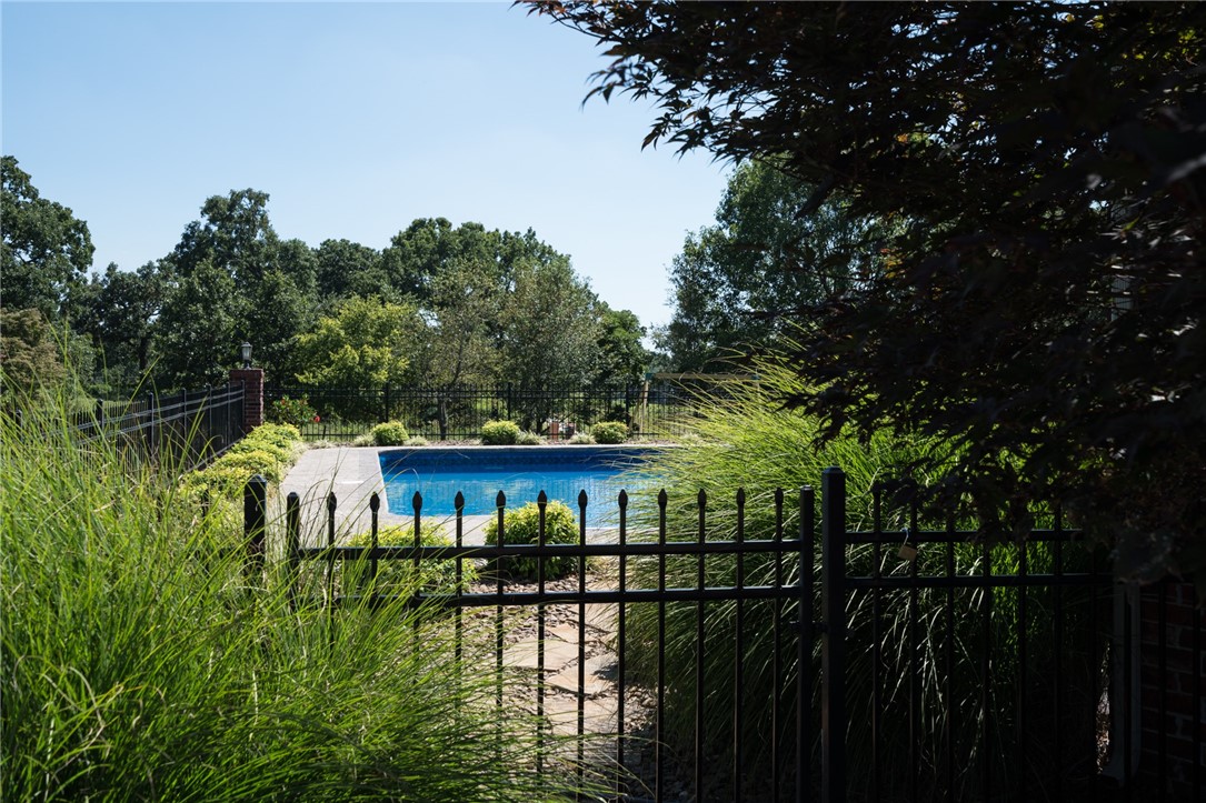 Rolling Hills Estates Rurban - Residential