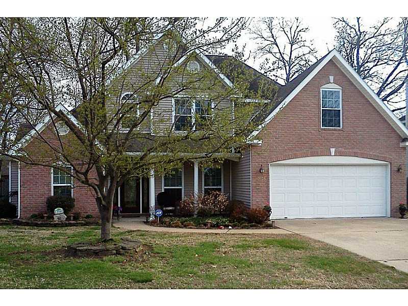 BEAUTIFUL MOVE IN READY HOME. 4 BED/2.5 BATH IS FULLY LOADED WITH VAULTED CEILINGS, CROWN MOLDING, STAINLESS STEEL APPLIANCES, ENERGY EFFICIENT WINDOWS & MORE. OPEN FLOOR PLAN FOR ENTERTAINING. PROFESSIONAL LANDSCAPING & FULLY FENCED BACKYARD. GREAT,LOCATION TO SCHOOLS, SHOPPING, PARKS & WALMART HOME OFFICE.
