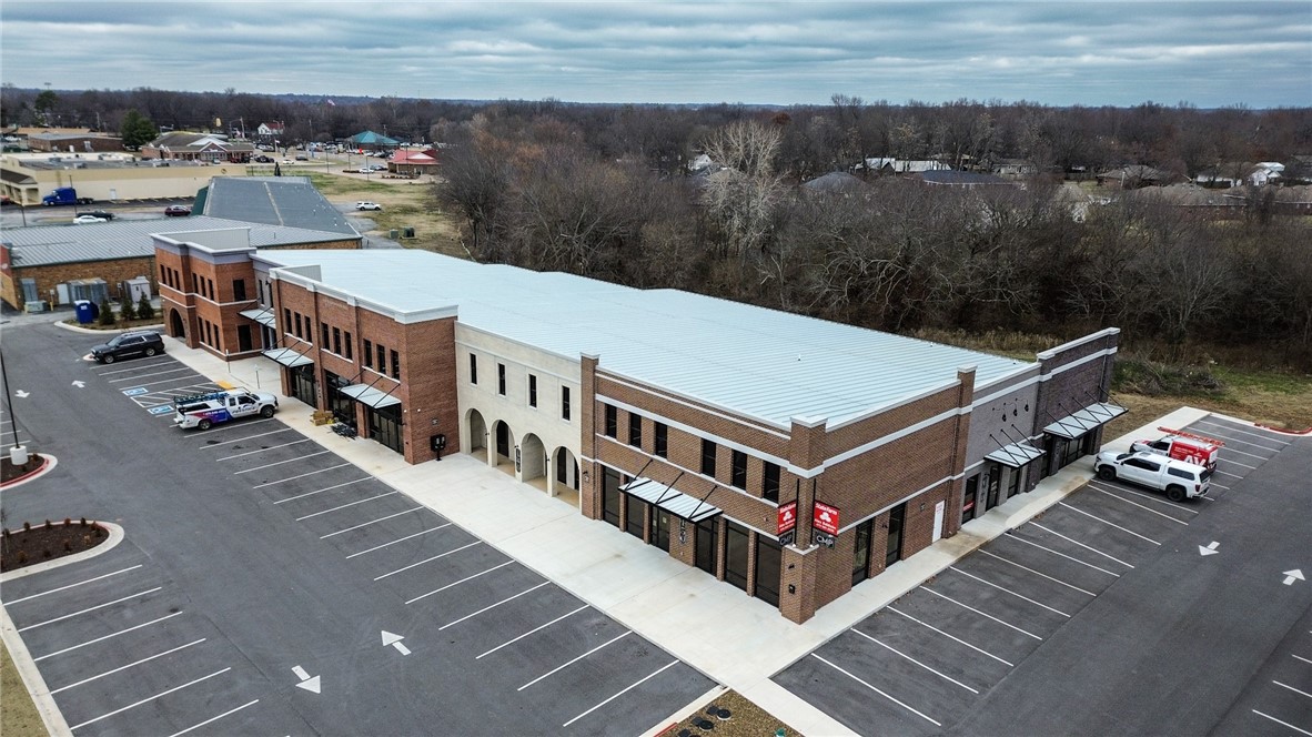 Farmington Outlots - Commercial Lease